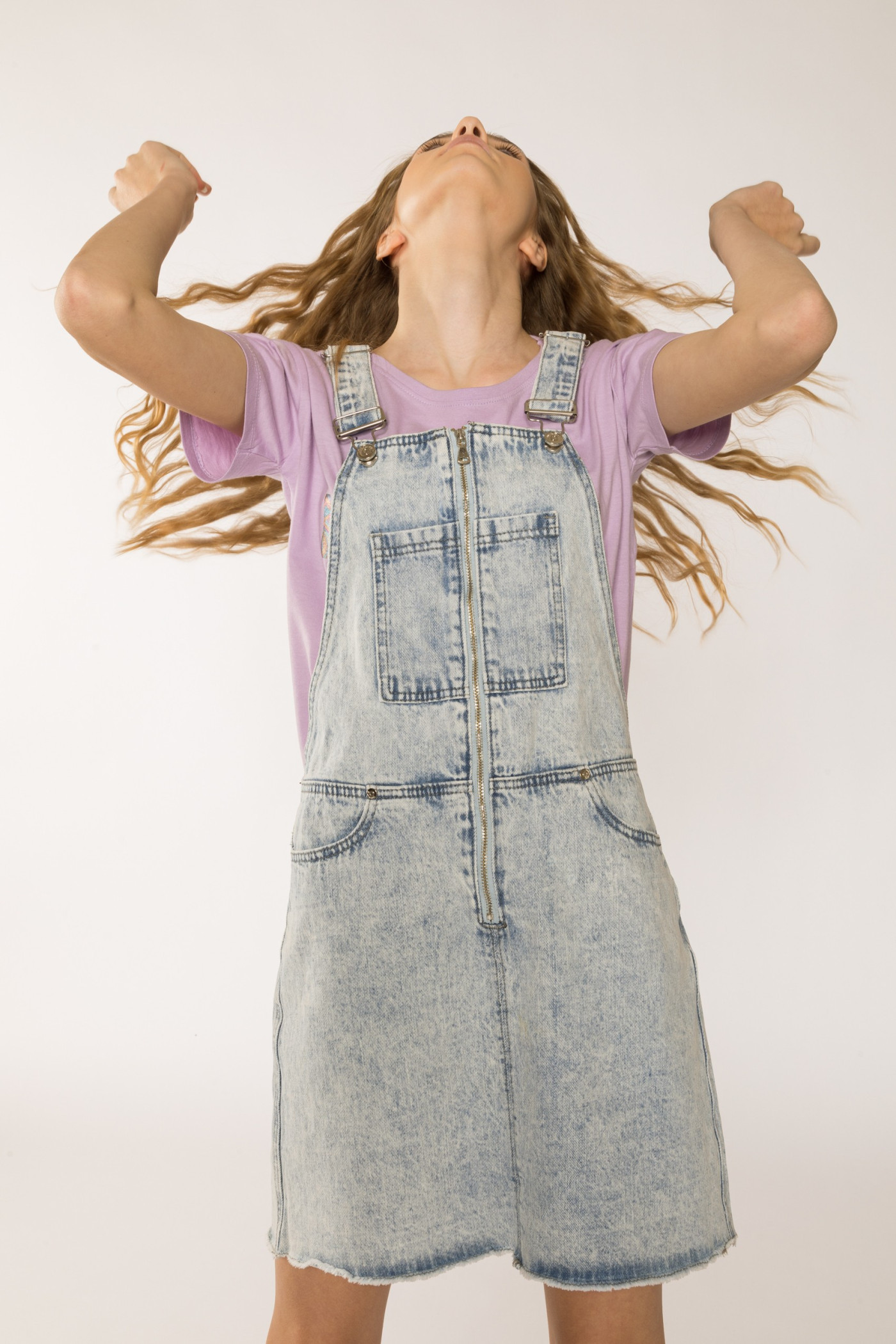 Jeansowa sukienka typu ogrodniczka