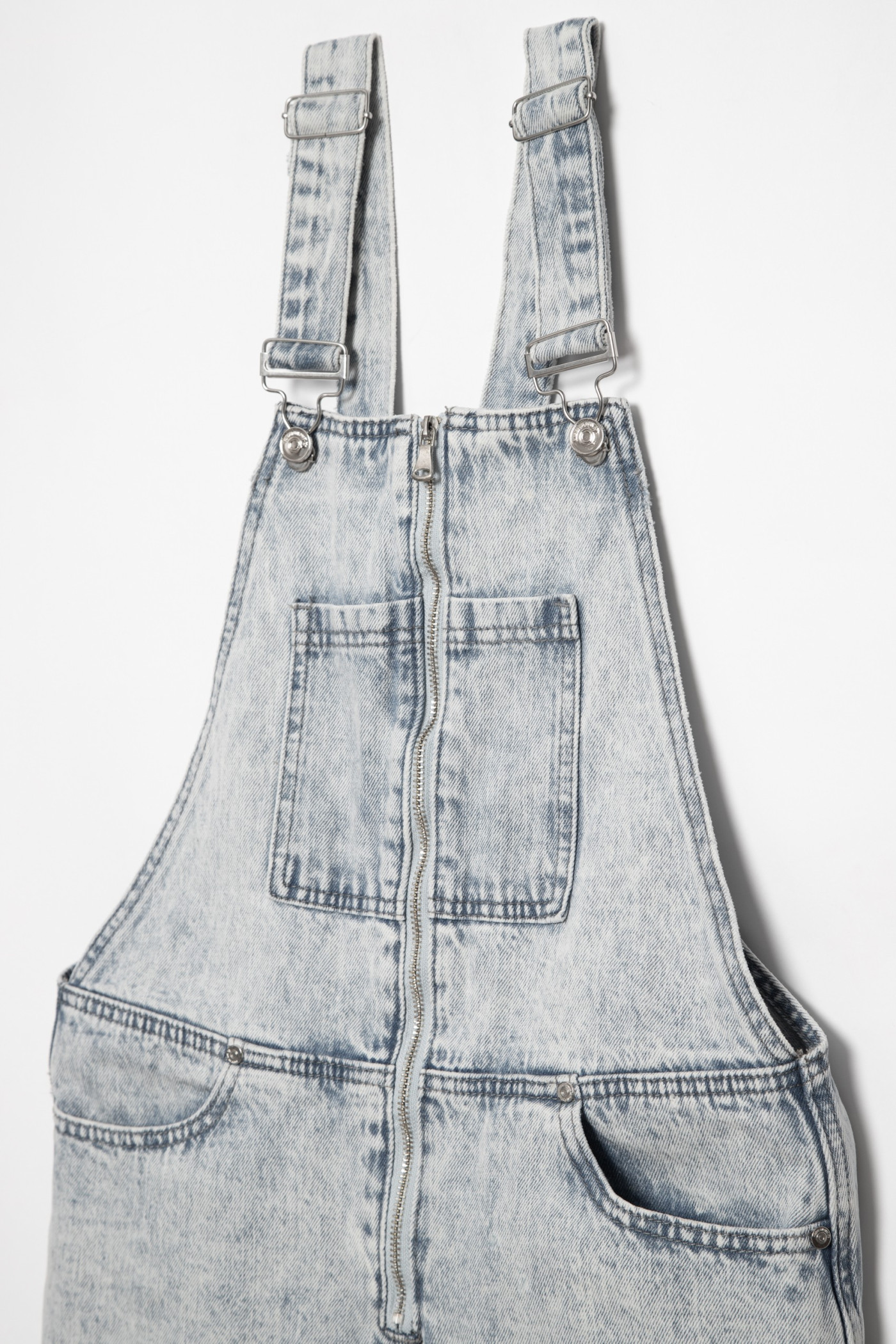 Jeansowa sukienka typu ogrodniczka