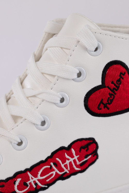 Białe wysokie trampki dla dziewczyny z haftem