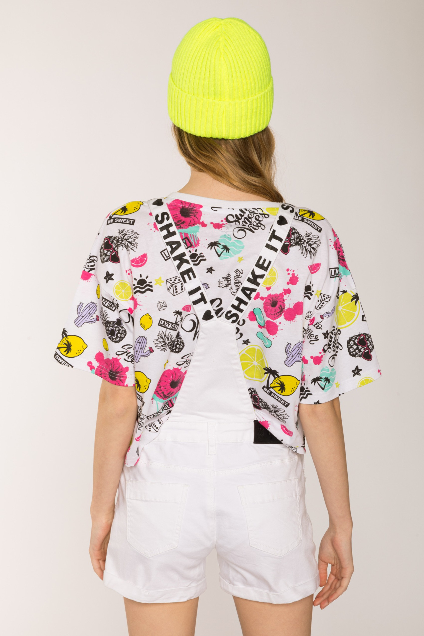 Białe szorty ogrodniczki dla dziewczyny