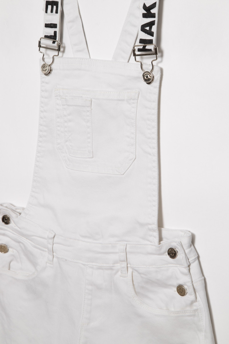 Białe szorty ogrodniczki dla dziewczyny