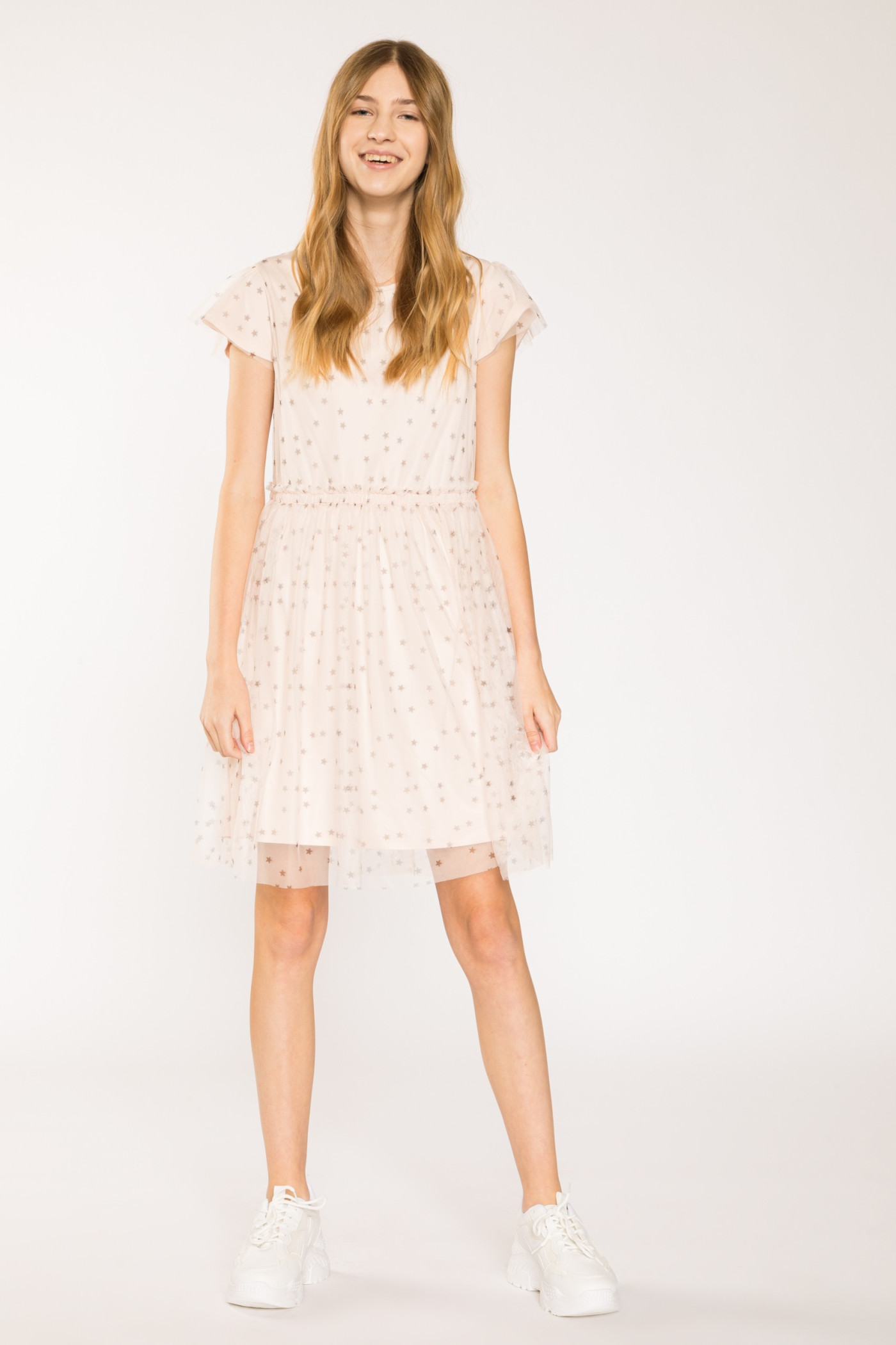 Pudrowo-różowa sukienka z tiulem w gwiazdki