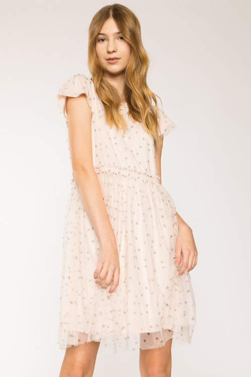 Pudrowo-różowa sukienka z tiulem w gwiazdki