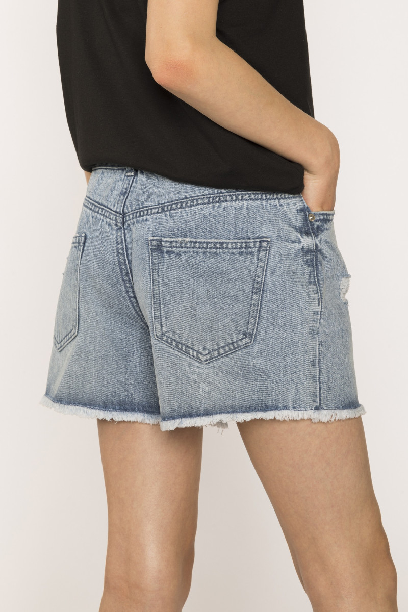 Jeansowe szorty dziewczęce z przetarciami | Reporter 