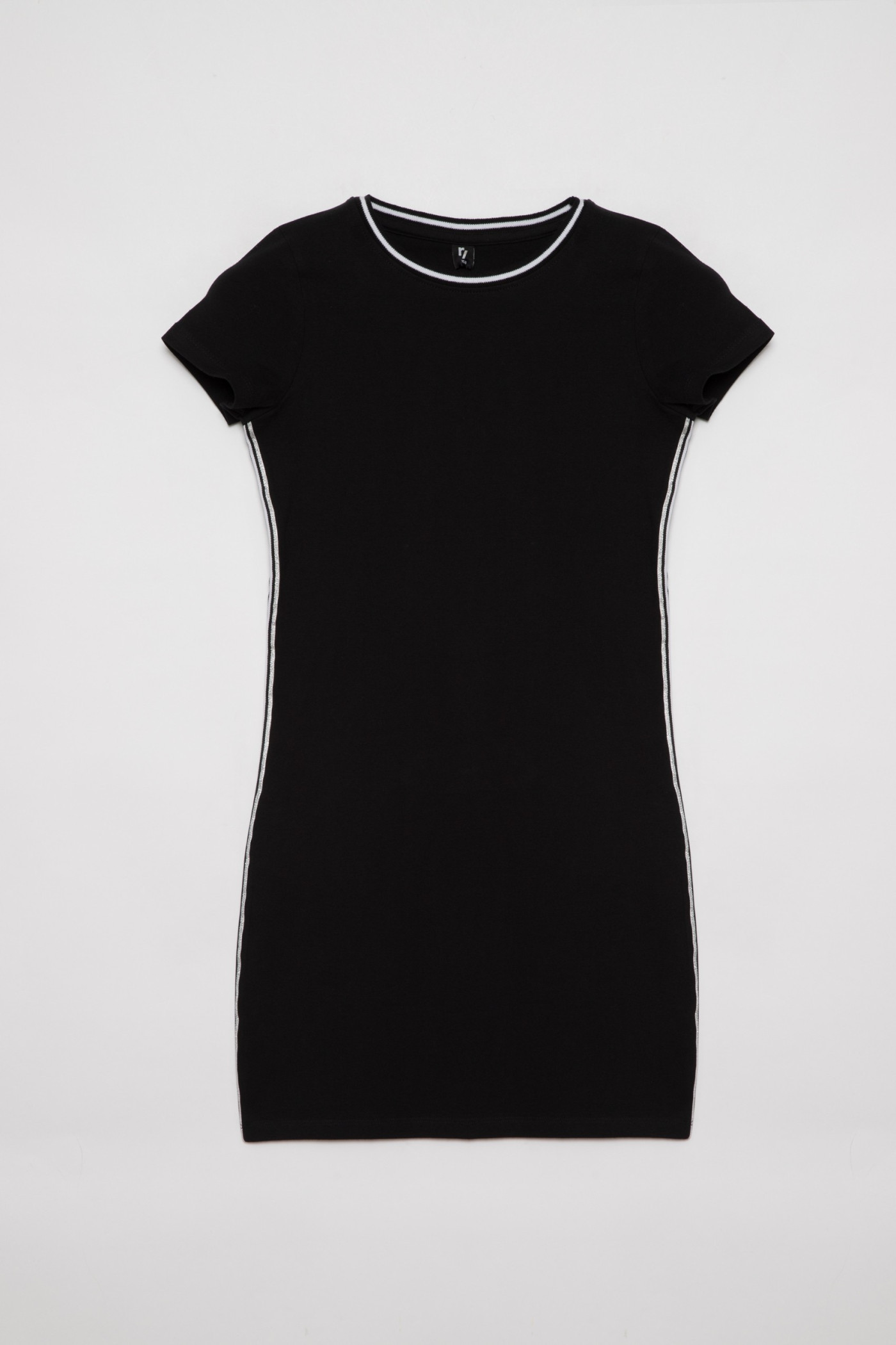 Czarna sukienka z krótkim rękawem i lampasami dla dziewczyny