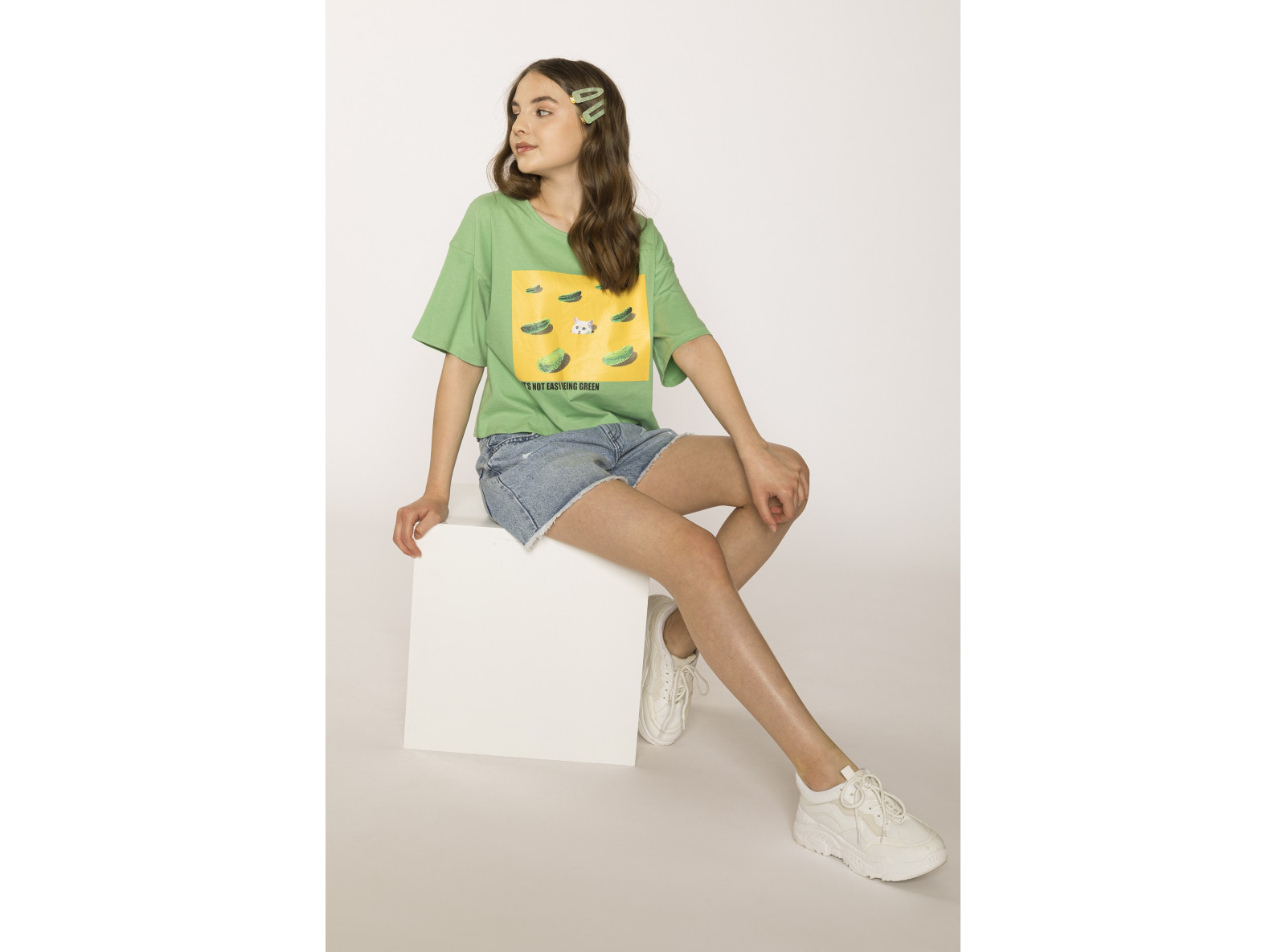 Zielony t-shirt dla dziewczyny IT'S NOT EASY BEING GREEN