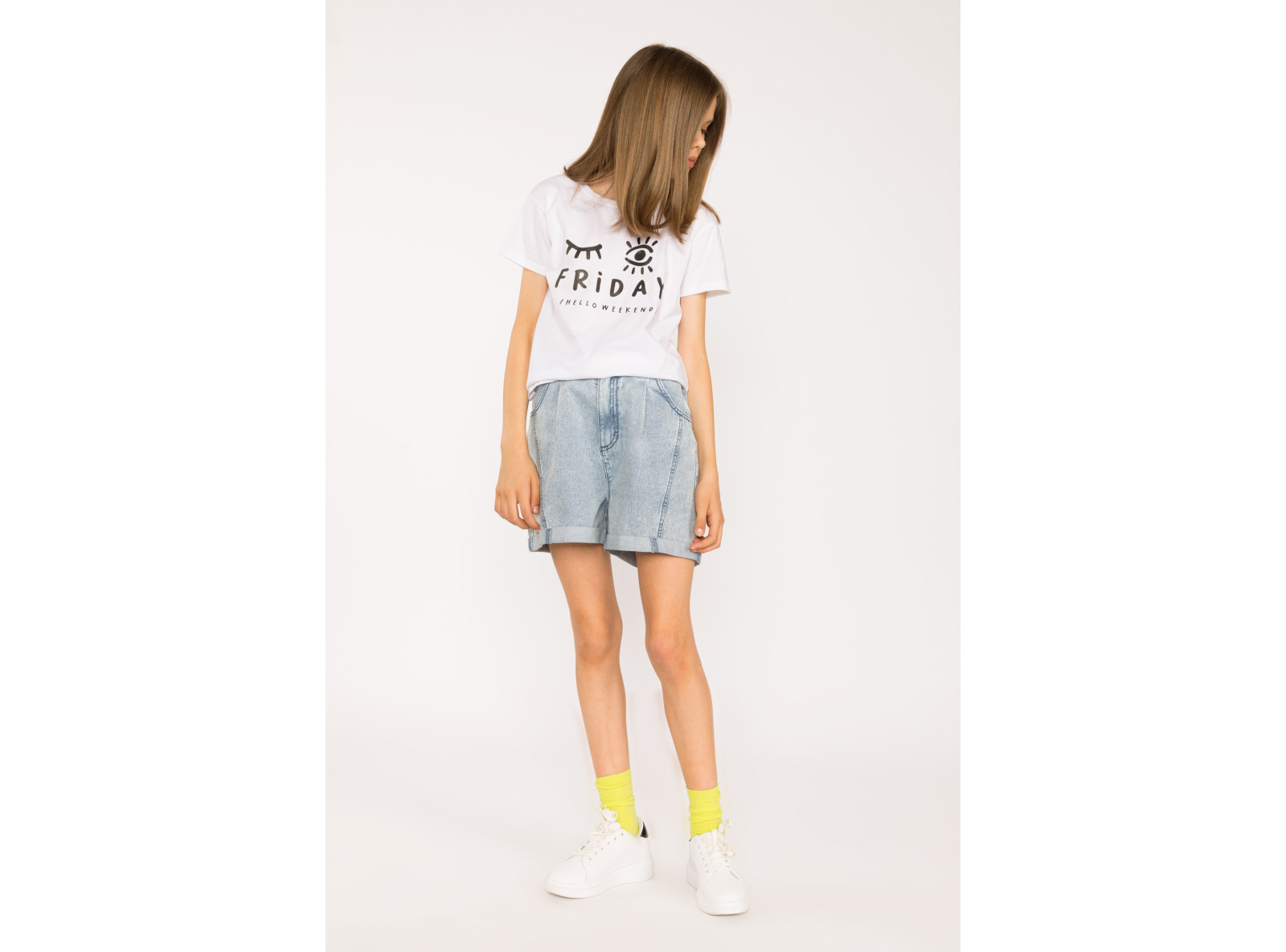 Biały t-shirt Friday dla dziewczyny