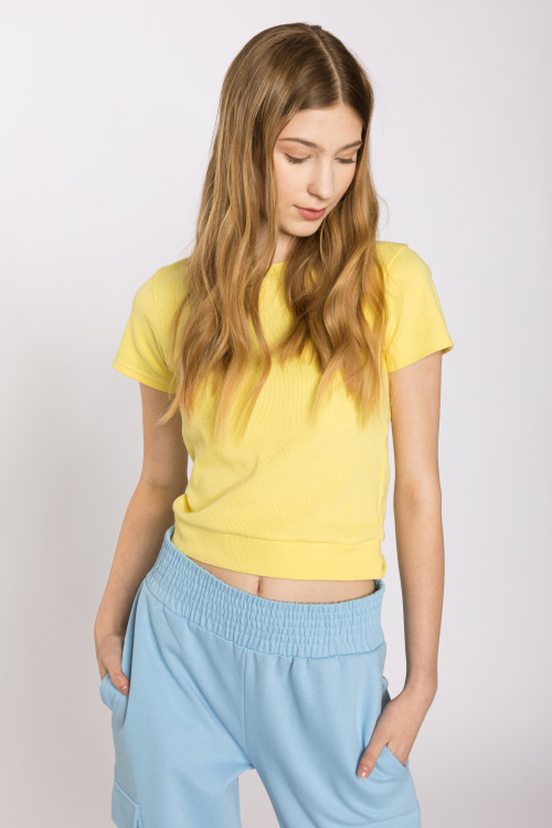 Żółty t-shirt dla dziewczyny ze ściągaczem u dołu