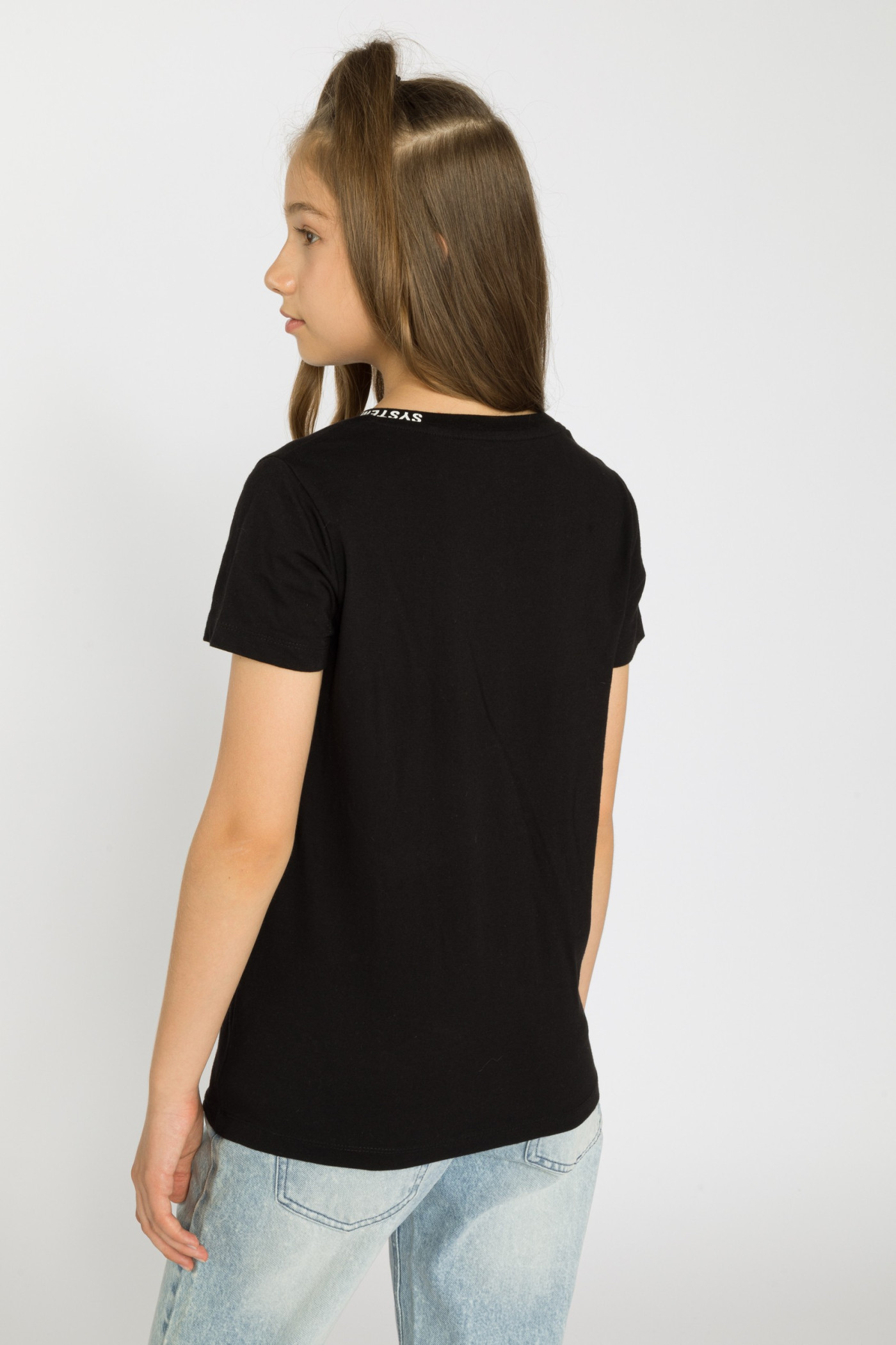 Czarny t-shirt dla dziewczyny z  naszytą kieszonką