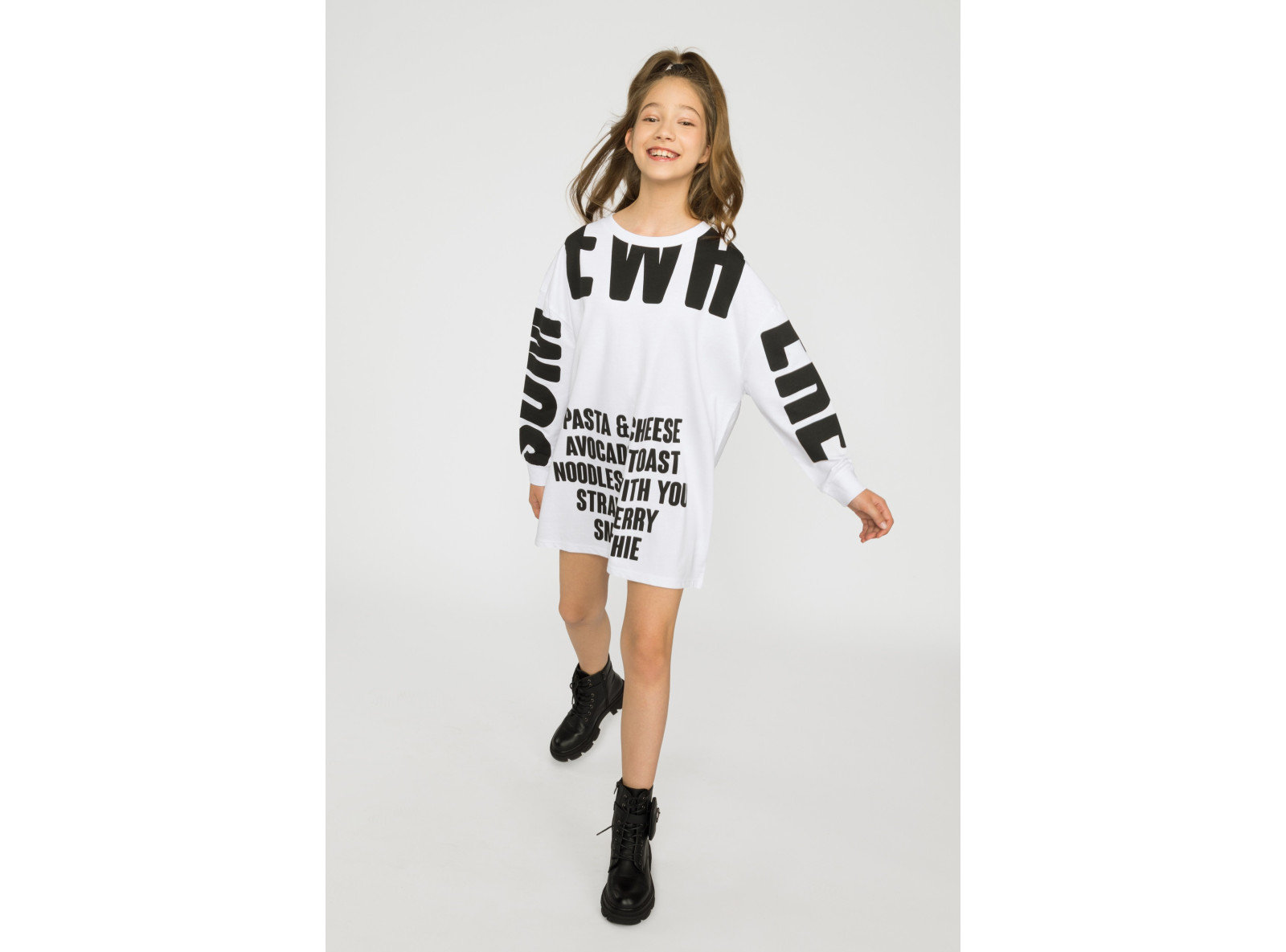 Biała t-shirtowa sukienka z napisami dla dziewczyny FOOD