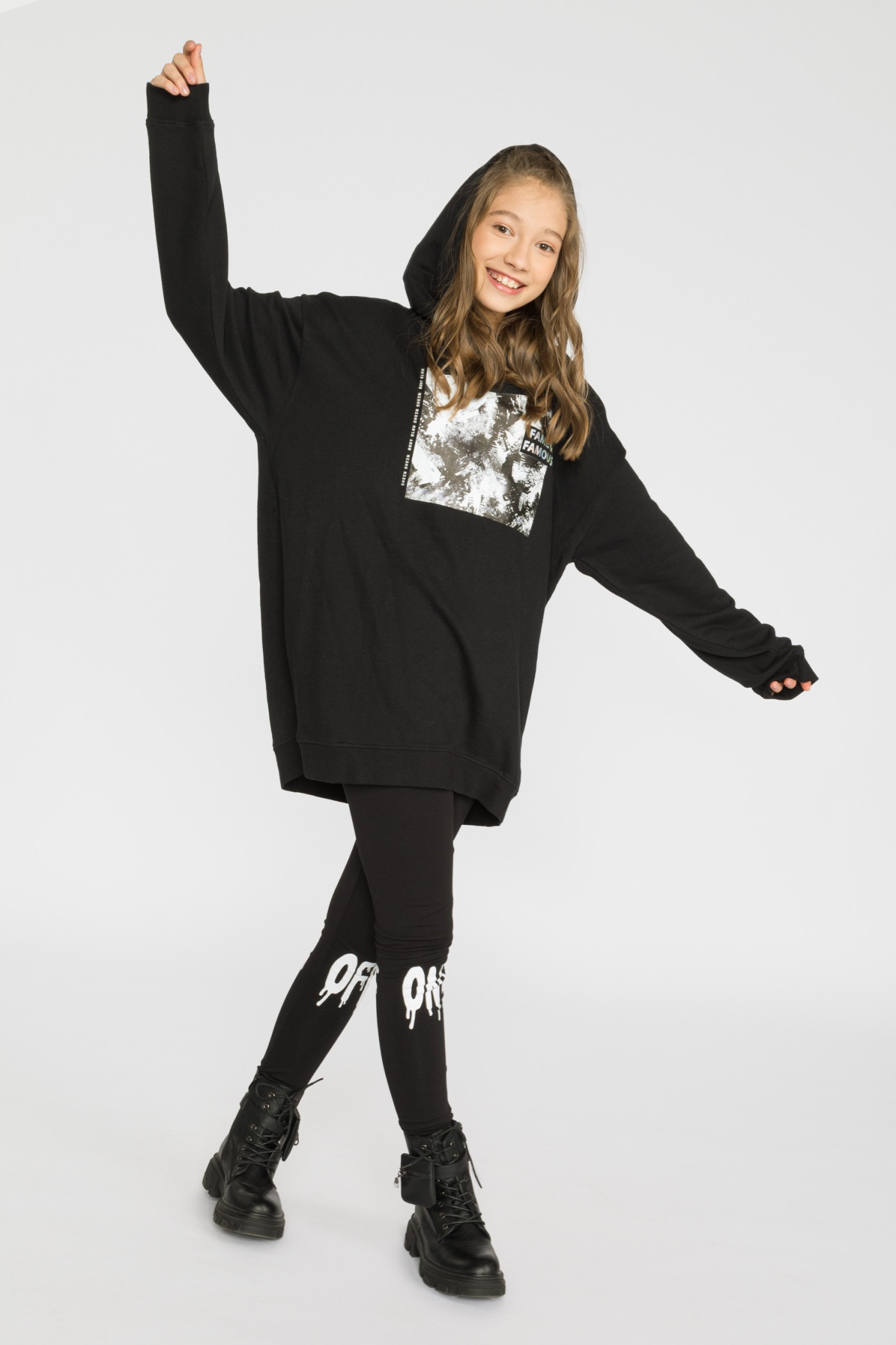 Czarna oversize'owa bluza dla dziewczyny