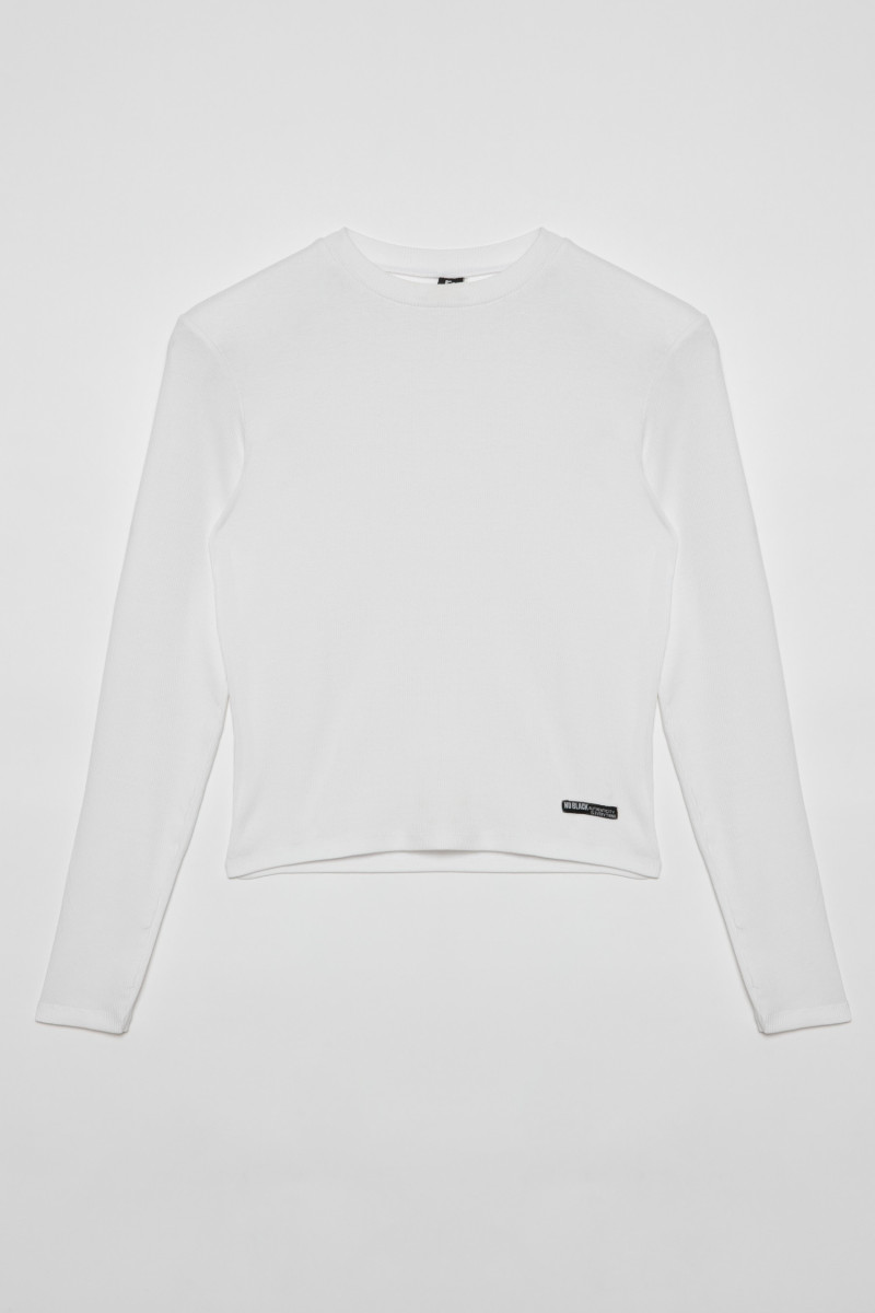 Biały t-shirt dla dziewczyny z prążkowanej dzianiny