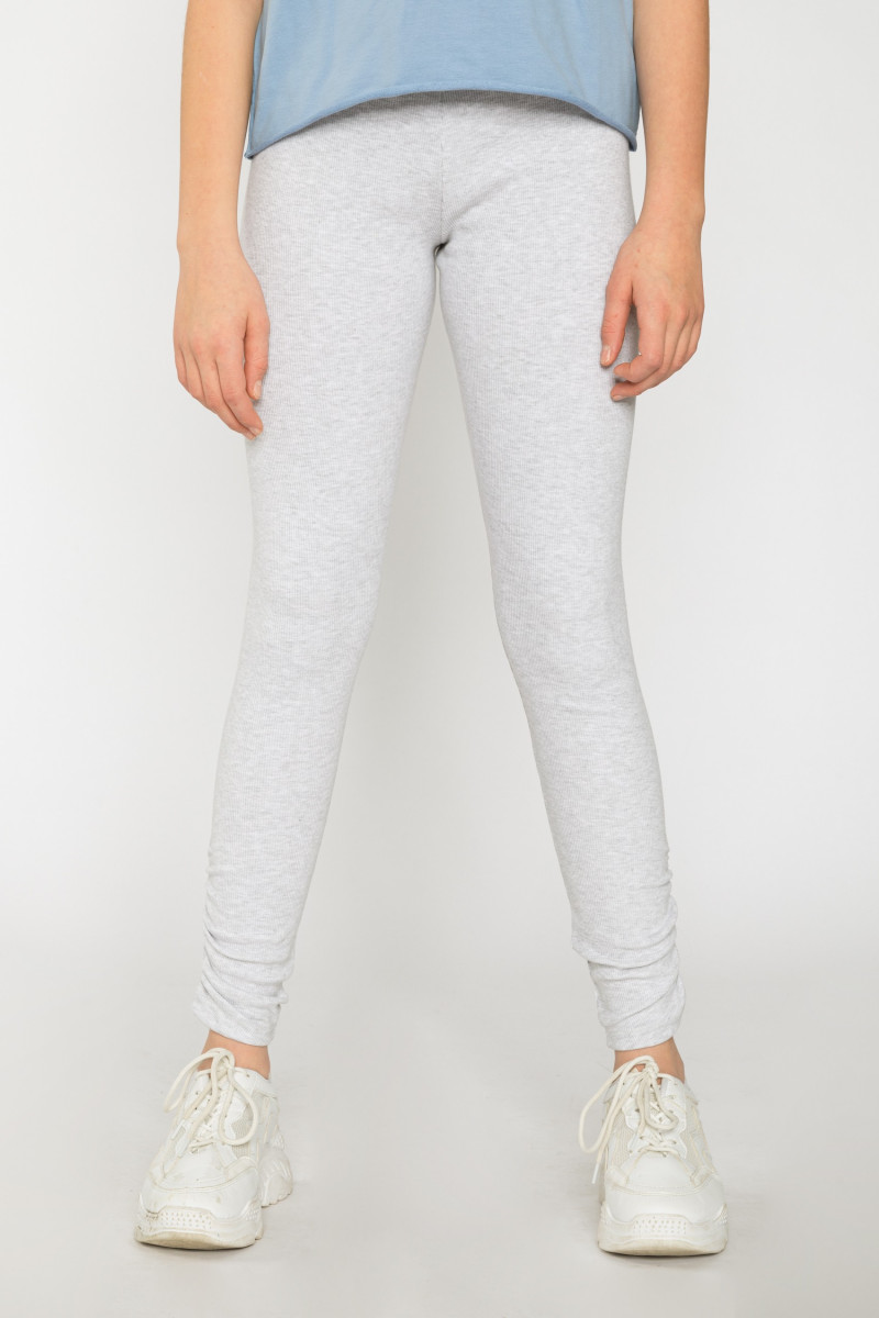 Szare legginsy z marszczeniami u dołu nogawek