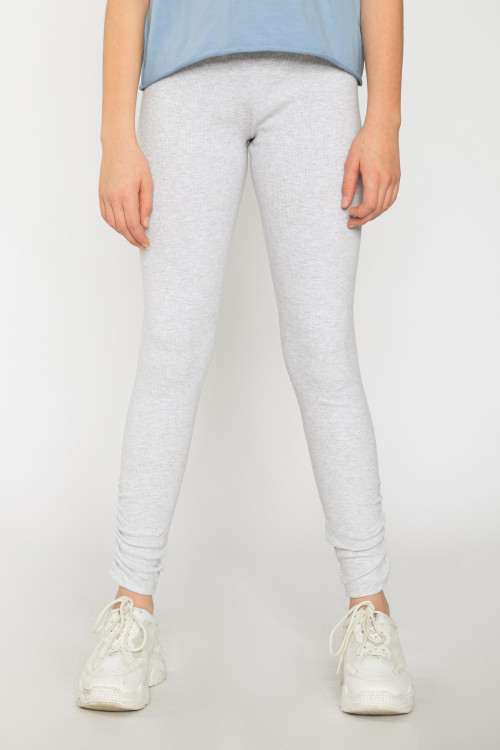 Szare legginsy z marszczeniami u dołu nogawek