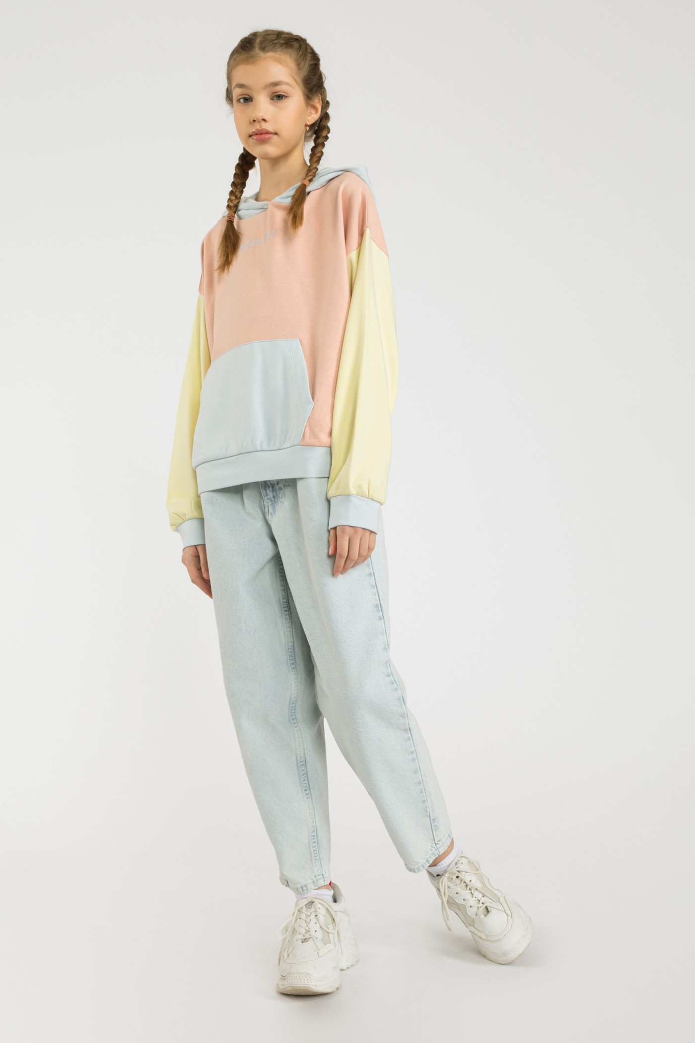 Jeansowe spodnie dla dziewczyny typu slouchy