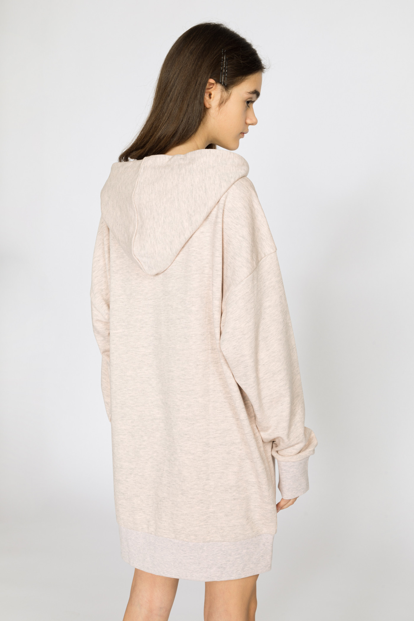 Pudrowo-różowa sukienka z kapturem dla dziewczyny