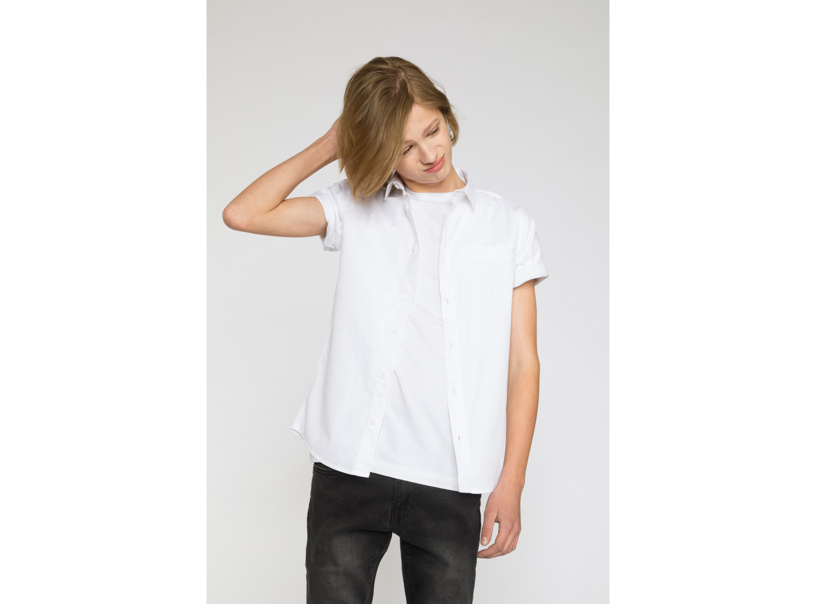 Biała koszula z krótkim rękawem dla chłopaka