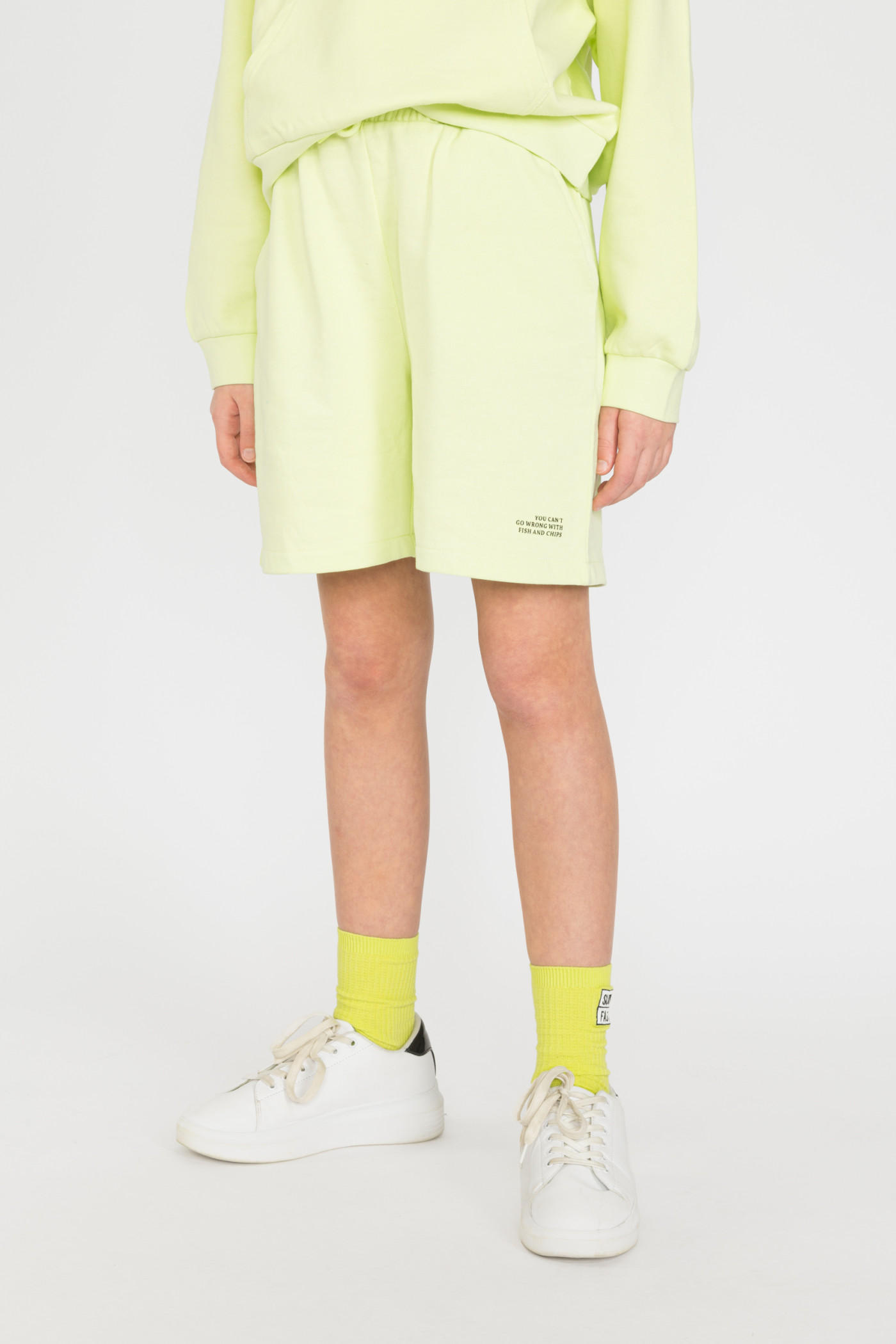 Krótkie limonkowe dresowe spodenki dla dziewczyny