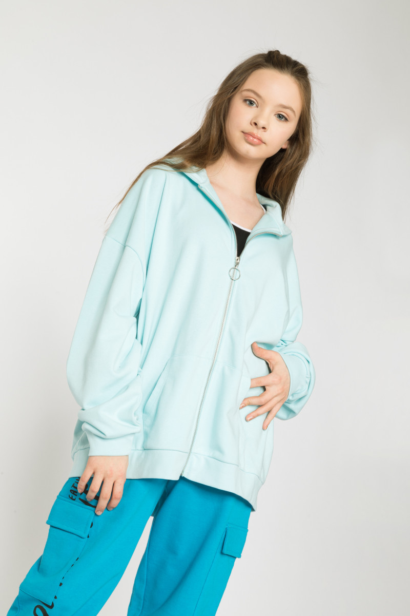 Błękitna rozpinana bluza z kapturem