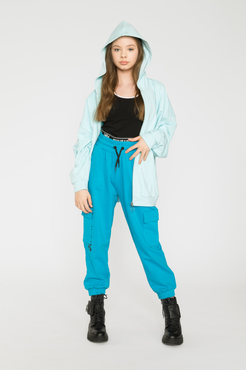 Błękitna rozpinana bluza z kapturem