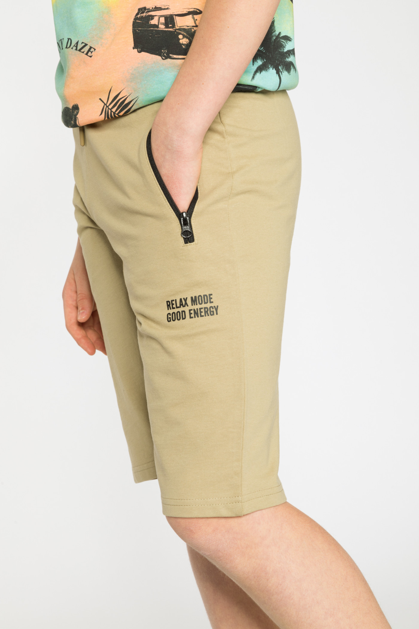 Beżowe krótkie dresowe spodenki