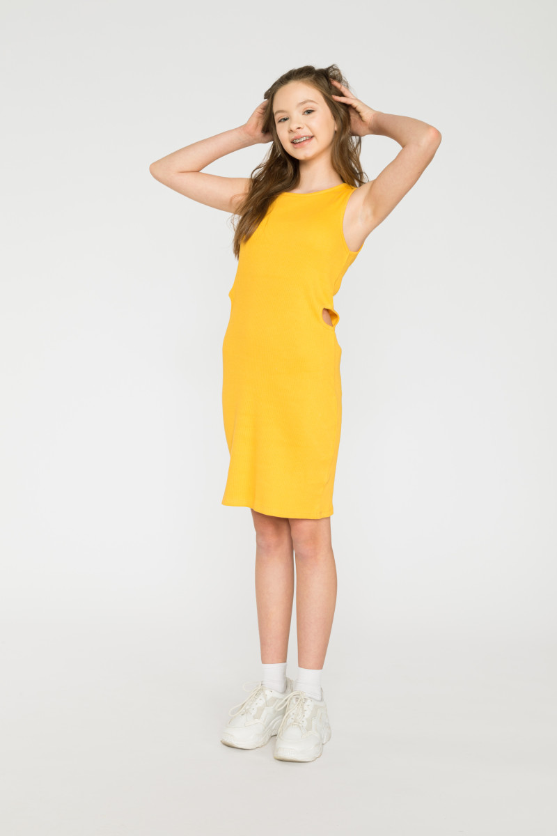 Żółta krótka sukienka z wycięciami, żółty