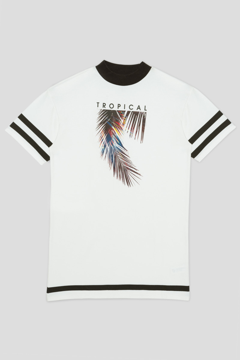 Biała t-shirtowa sukienka TROPICAL