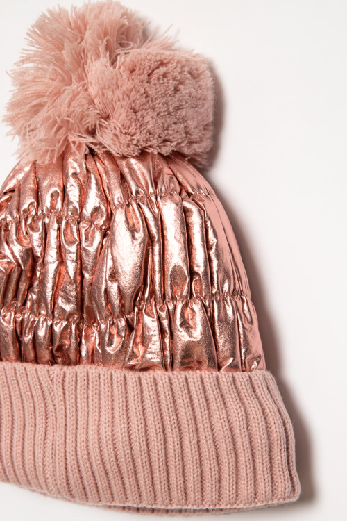 Różowa połyskująca czapka dla dziewczyny z dużym pomponem