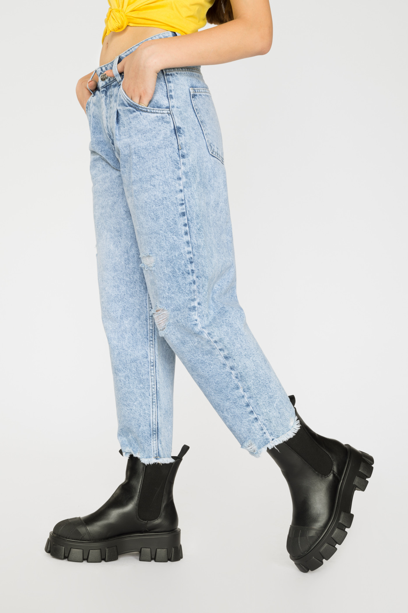 Niebieskie marmurkowe jeansy z wysokim stanem