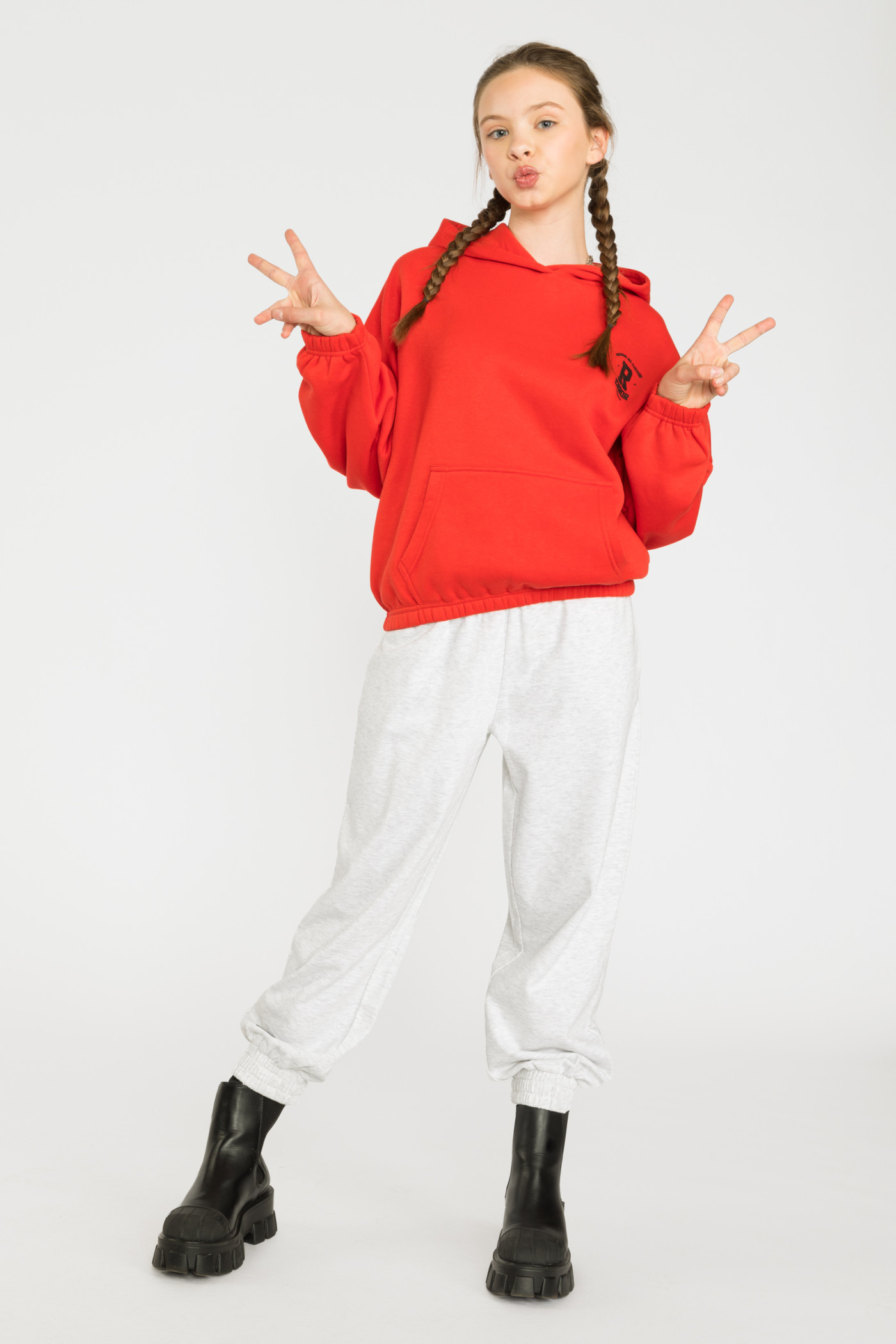 Jasnoszare luźne spodnie dresowe