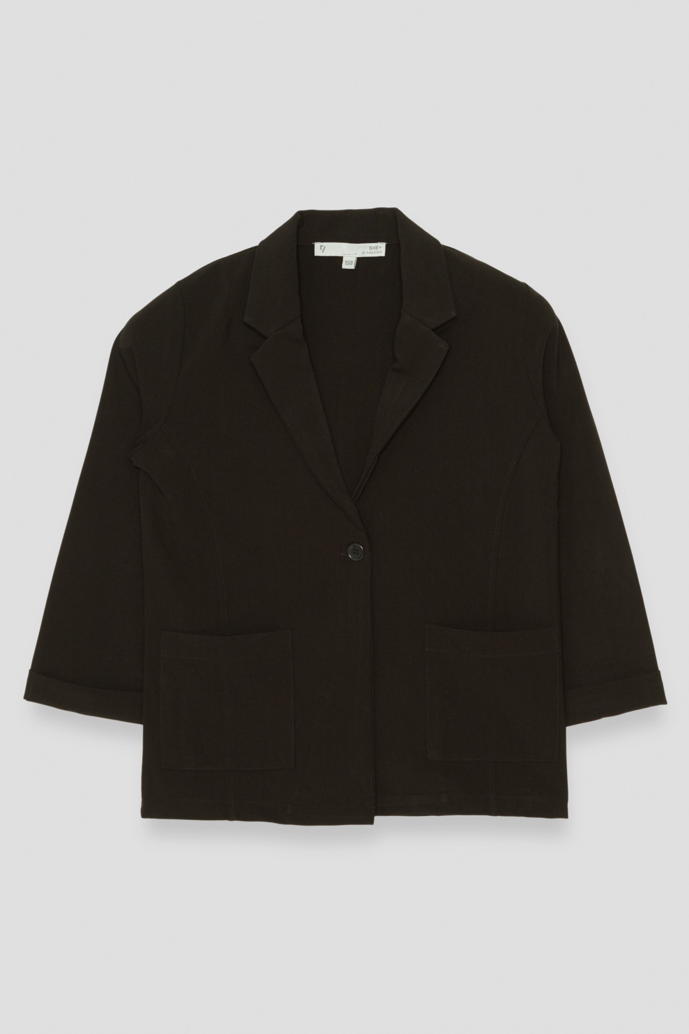 Czarna marynarka z kieszeniami