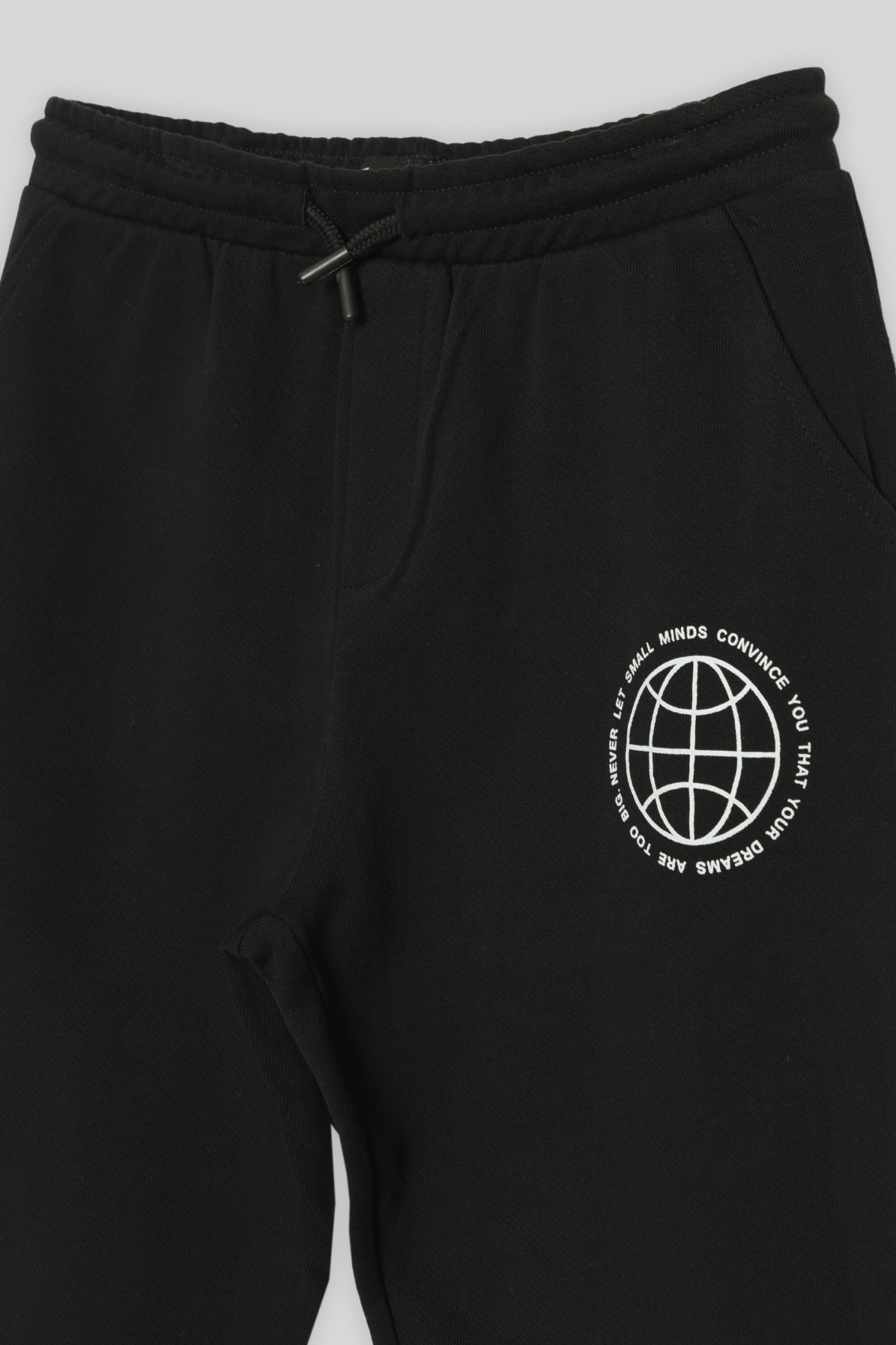 Czarne spodnie dresowe z nadrukiem