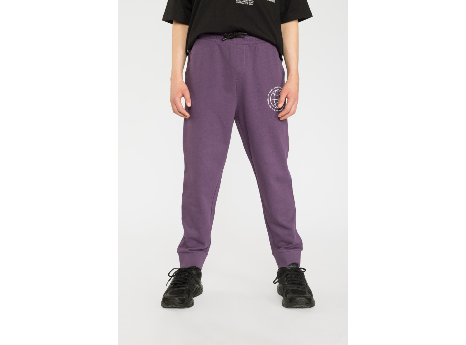 Fioletowe spodnie dresowe z nadrukiem