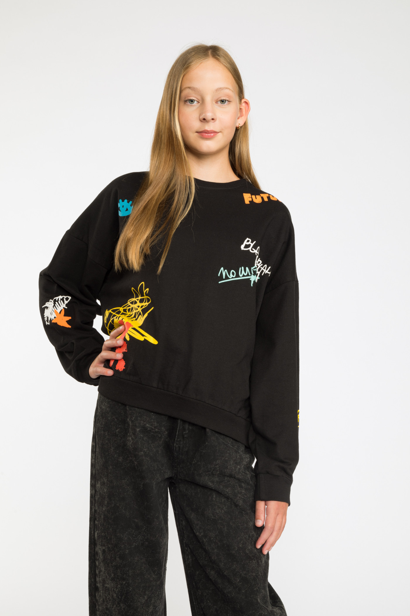 Czarna bluza dresowa z kolorowymi nadrukami | Reporter 