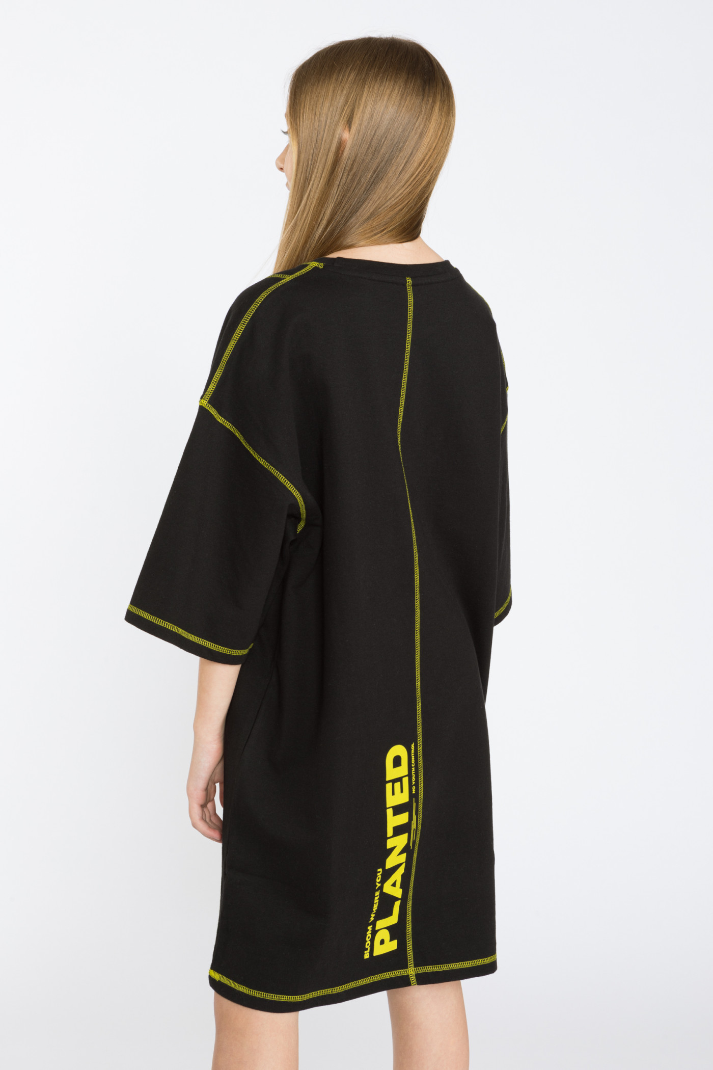 Czarna t-shirtowa sukienka dziewczęca oversize | Reporter 