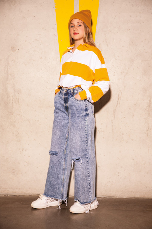 Niebieskie jeansy z szeroką nogawką typu wide leg