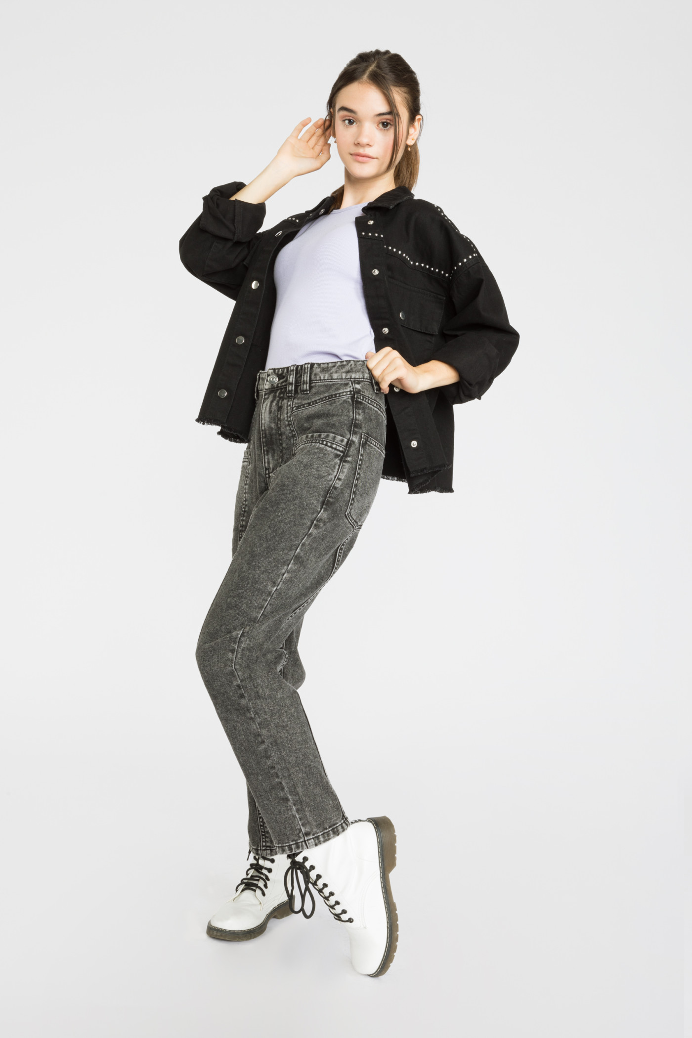 Czarne jeansy mom fit z przeszyciami dziewczęce| Reporter 