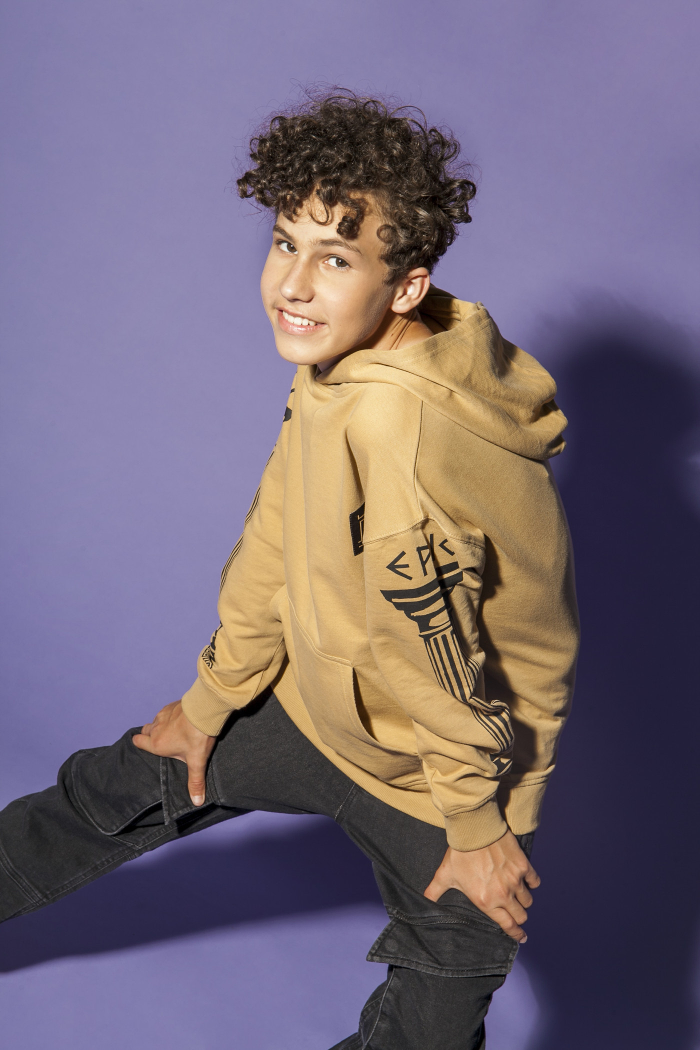 Beżowa bluza dresowa z kapturem chłopięca ANTIQUE | Reporter 