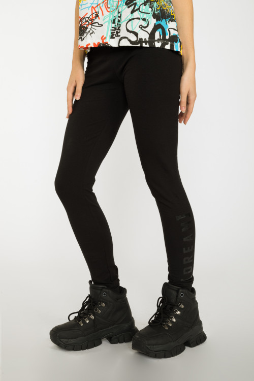 Czarne legginsy z ozdobnym nadrukiem