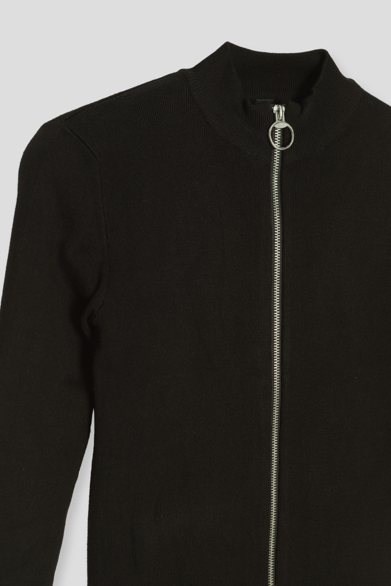 Czarny golf zapinany na suwak, czarny