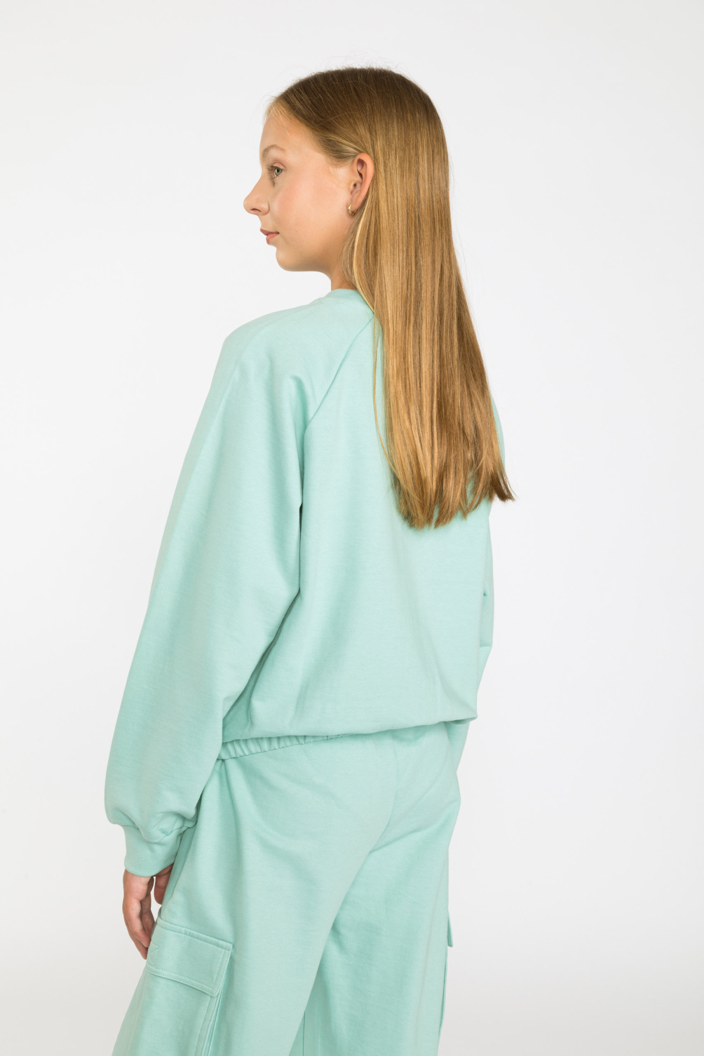 Miętowa bluza dresowa z ozdobnym napisem
