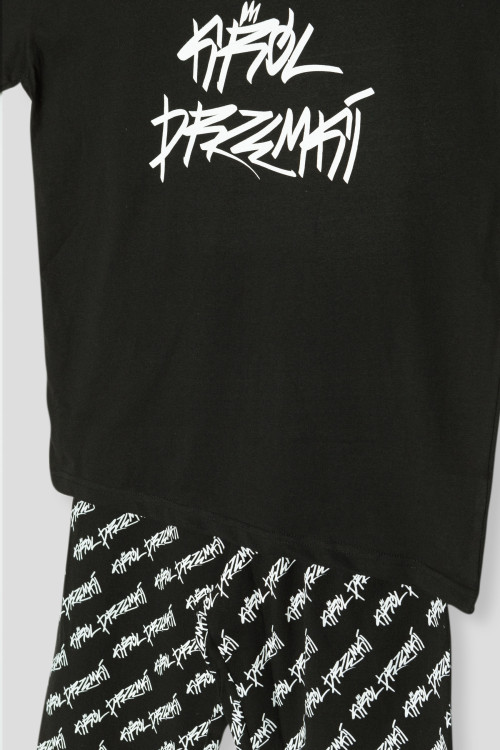 Czarna dwuczęściowa piżama koszulka i spodenki