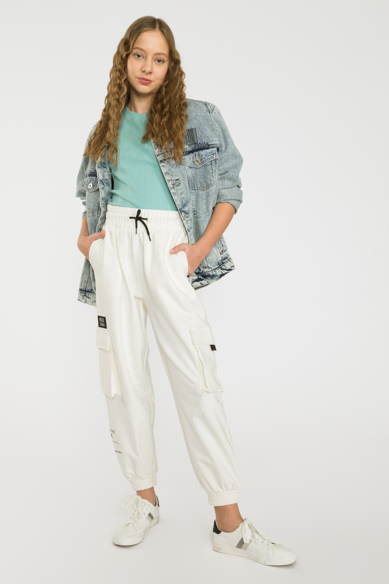 Miętowy prążkowany T-shirt