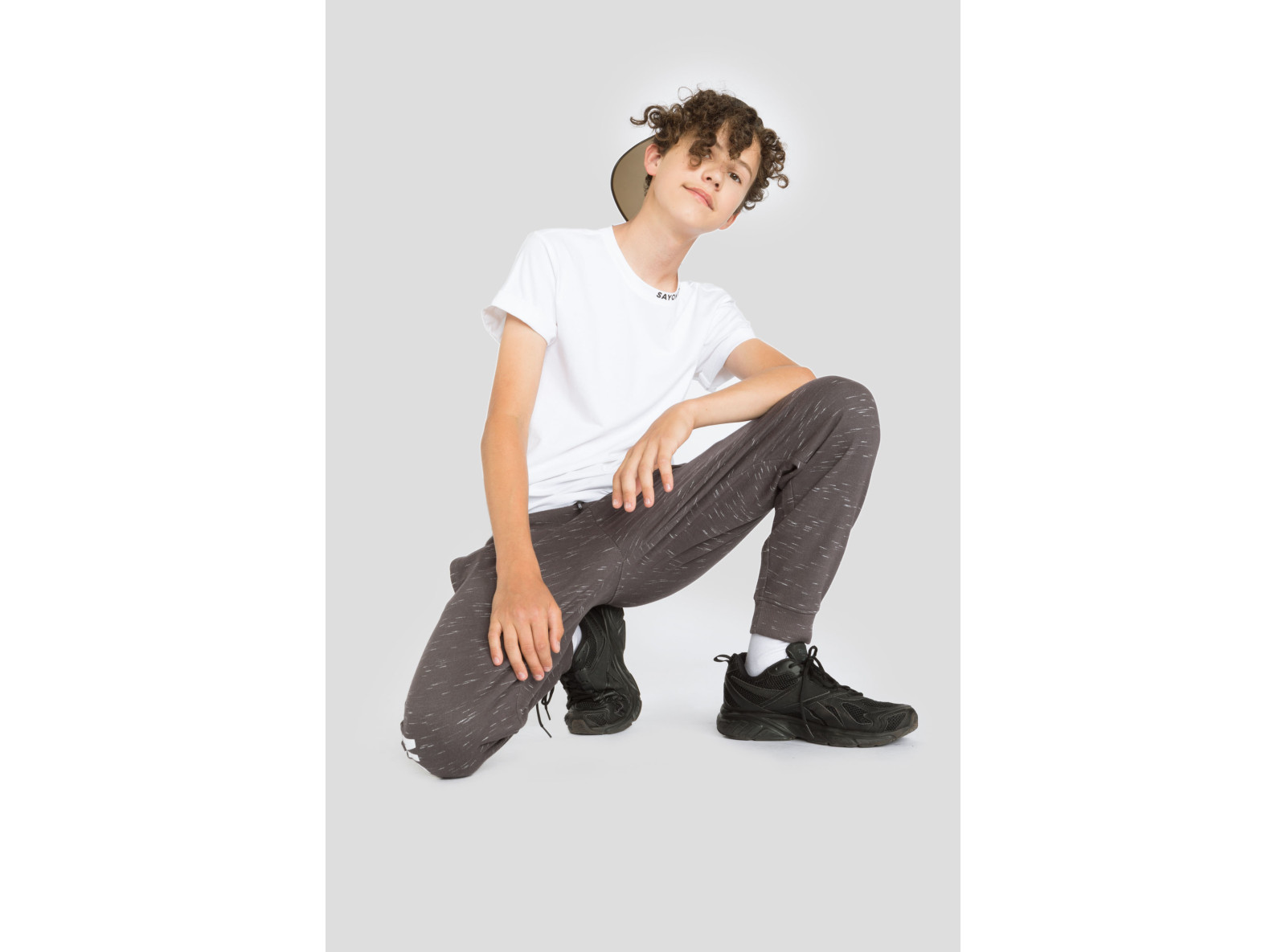 Szare spodnie dresowe chłopięce NOT FOLLOW | Reporter