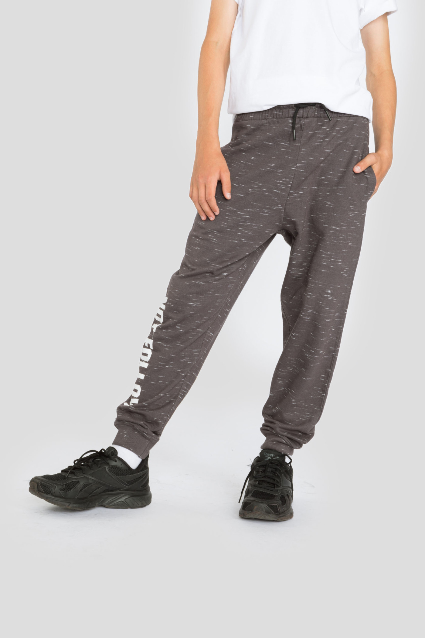 Szare spodnie dresowe chłopięce NOT FOLLOW | Reporter