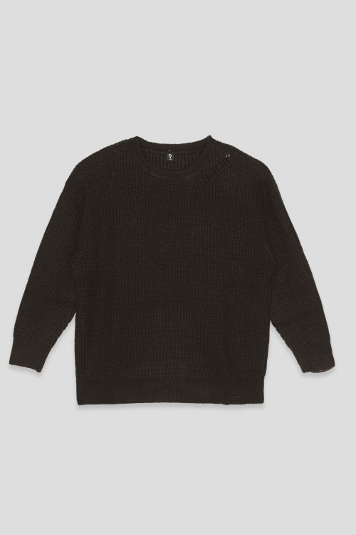 Czarny sweter z modnymi rozdarciami