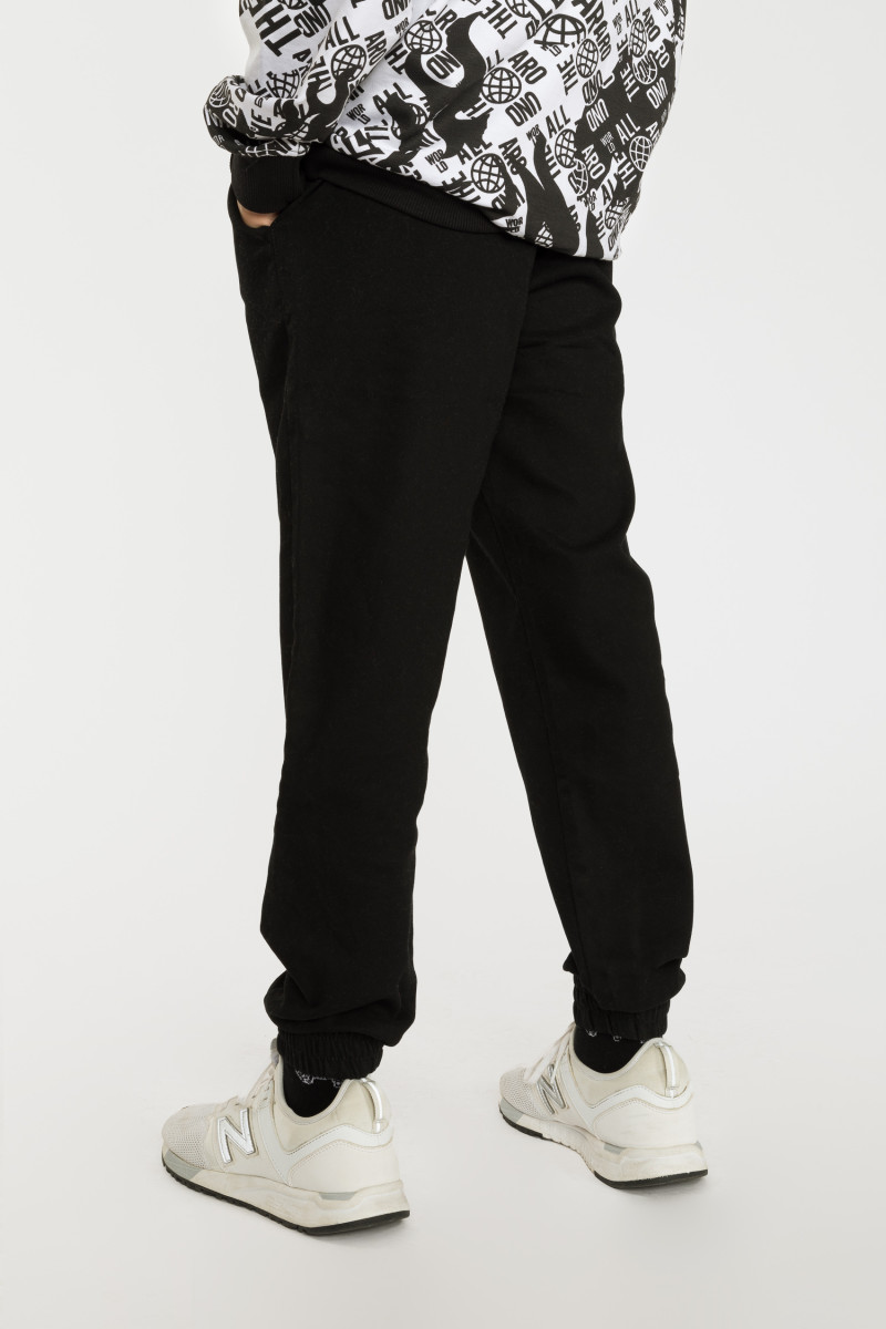 Czarne spodnie typu jogger
