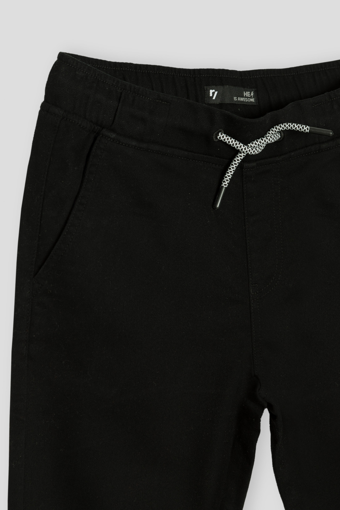 Czarne spodnie typu jogger