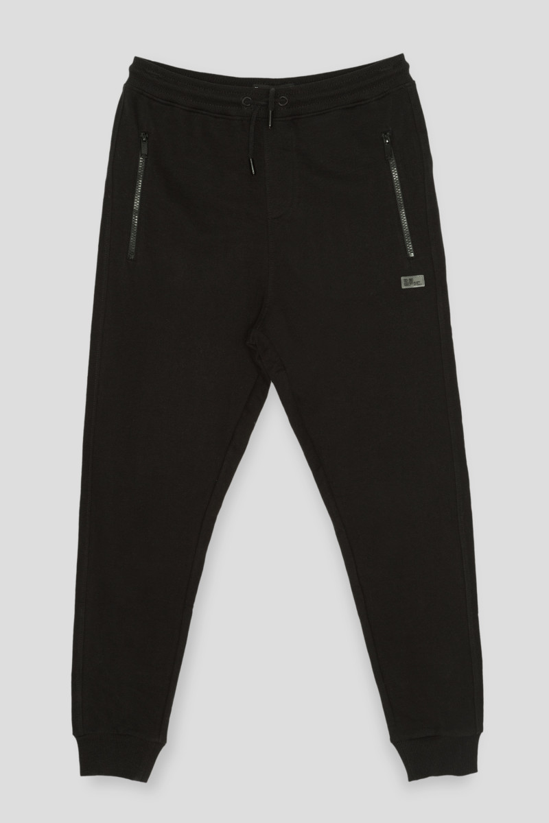Czarne spodnie dresowe typu jogger