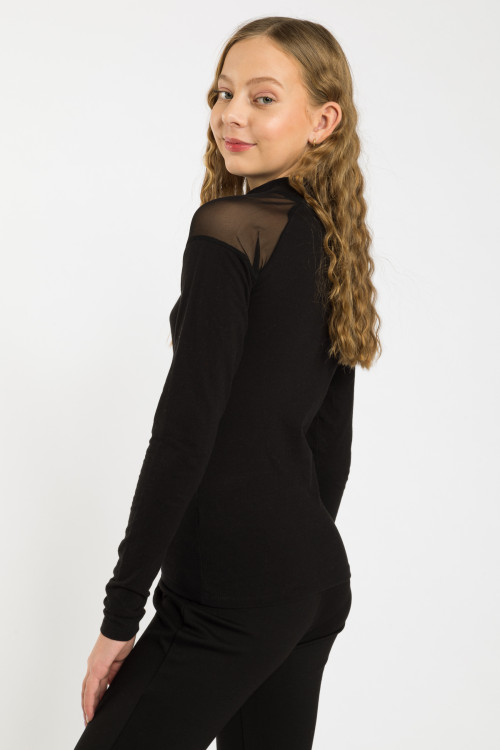 Czarny półgolf z siateczkowymi elementami